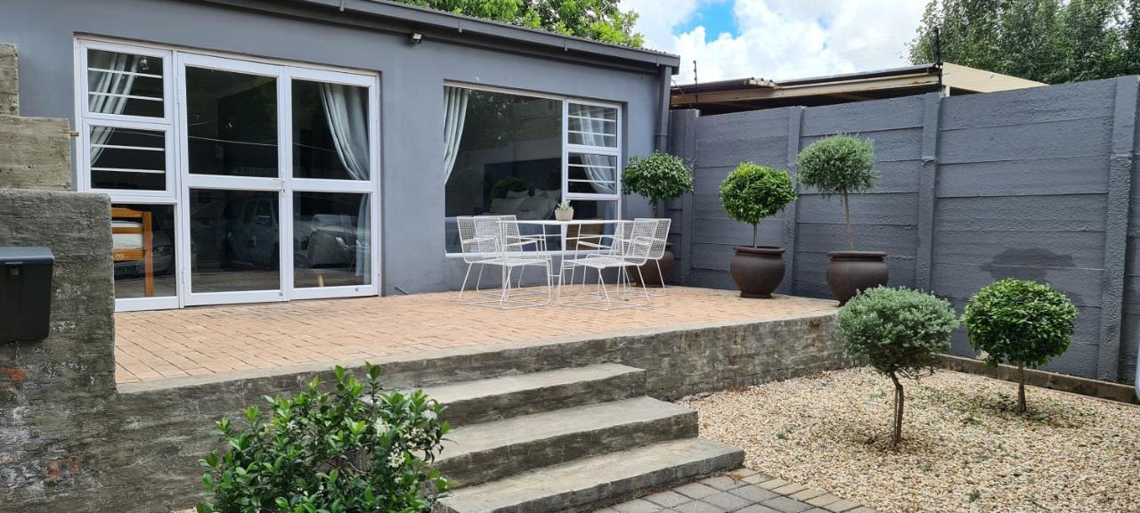 Emmaus Apartment Bloemfontein Buitenkant foto